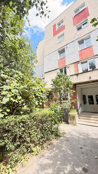 Casa de Cultură -Apartament spațios cu 3 camere, 75 mp, etaj 2 !