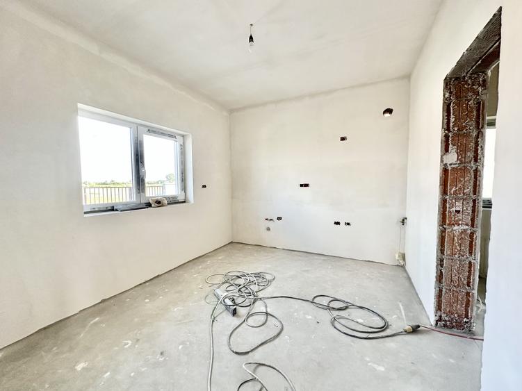 Casa individuală cu 3 camere - 90 mp utili si 640 de teren - Mosnita Noua