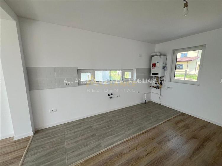Casa tip duplex - 3 camere - 2 bai - 6