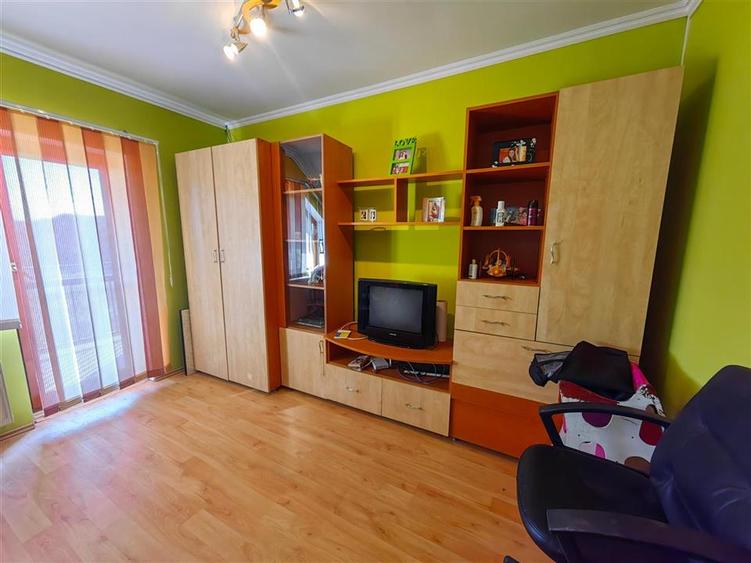 Casa mare cu etaj la principala in Fantanele - REDUCERE