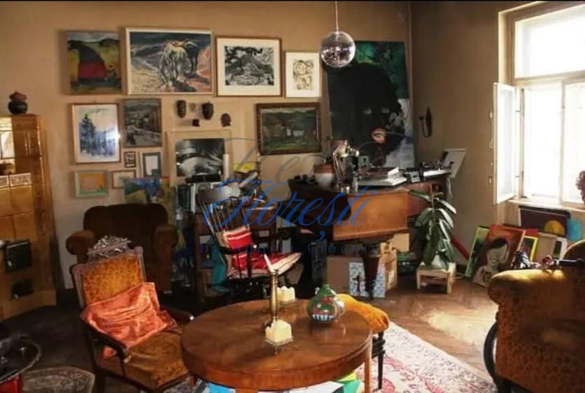 Apartament cu 3 camere, in zona Centrala