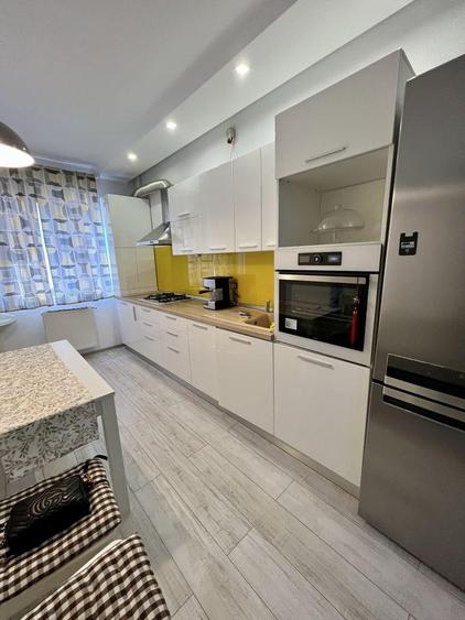 Apartament 3 camere | Parcul Liniei | 2 băi | Centrală | Parcare proprie | 900 €