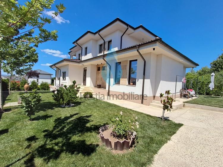 Vila eleganta cu patru camere, Bucium-Iasi.