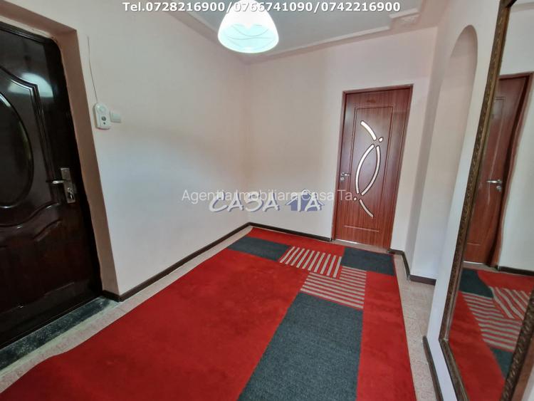 Inchiriere apartament 3 camere, situat in Targu Jiu, Str. G-ral Christian Tell - 6