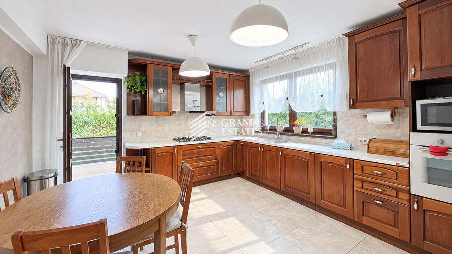 Vila unicat de inchiriat | Otopeni | 360 mp utili | Teren 900 mp | 8 camere | - 13