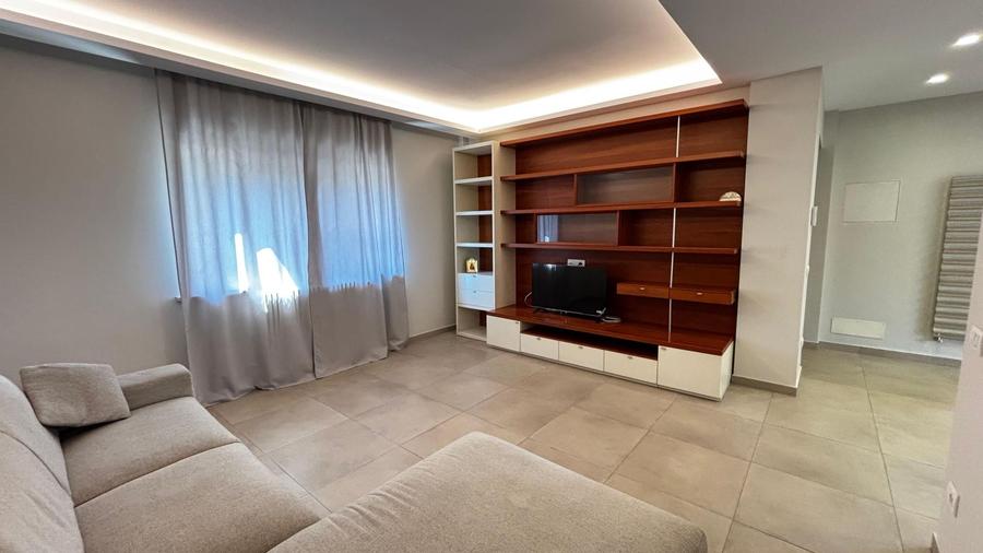 VANZARE VILA TIP DUPLEX - MOBILATA SI UTILATA - ZONA MIHAI BRAVU