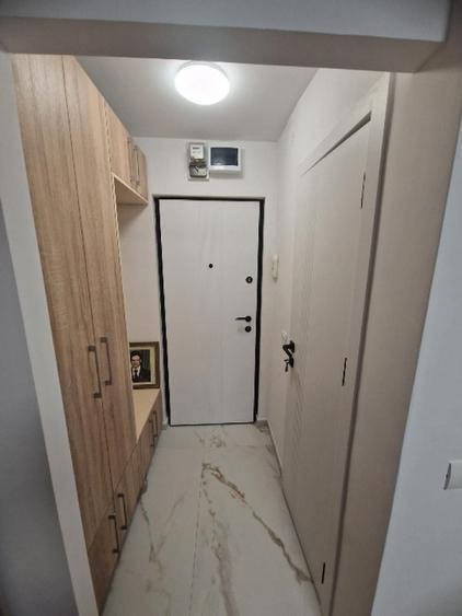 Vand garsoniera renovata