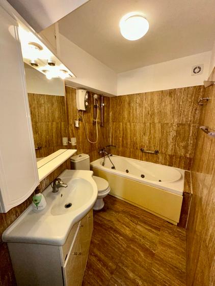 5 Camere pe Bulevardul Unirii vedere la Fântâni