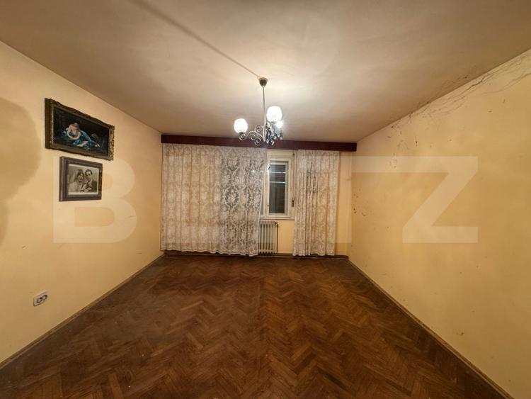 Casă solidă cu garaj și teren de 3.400 mp, Deva