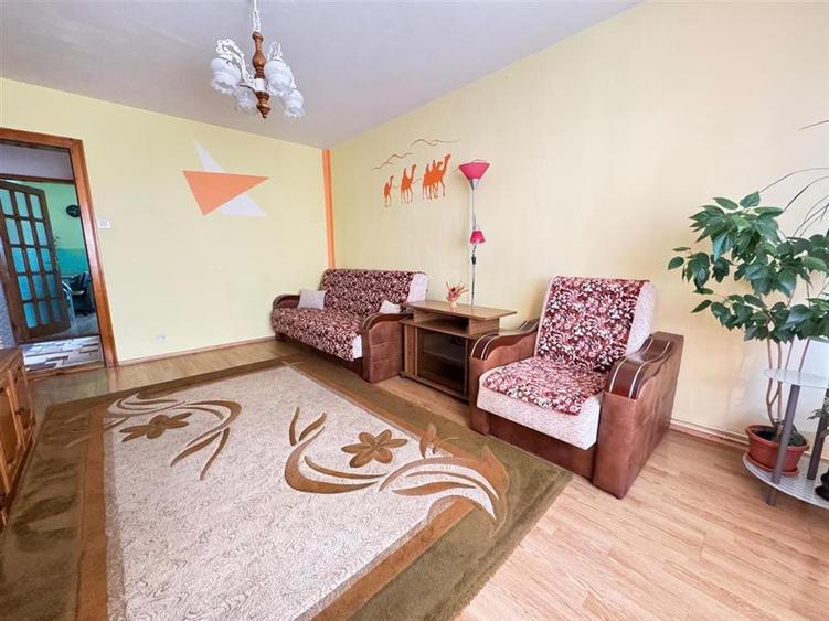 Apartament 2 camere decomandate cu balcon in Vasile Aaron
