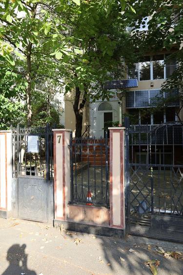 Vilă Individuală Herăstrău | 300 mp | 8 Camere | Teren 355 mp | Garaj