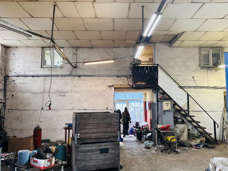 Hala industriala în Bragadiru, 600 mp , 1380 mp curte
