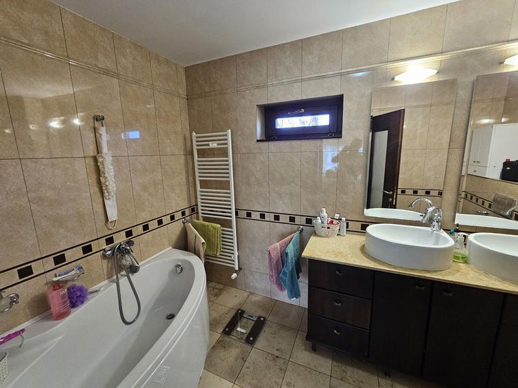 Vilă de Lux Unică în Ploiești | 690 mp Utili | Piscină Interioară