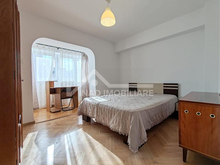 Apartament cu 3 camere, 80 mp, 2 bai, zona Centrala (Piata Cipariu)