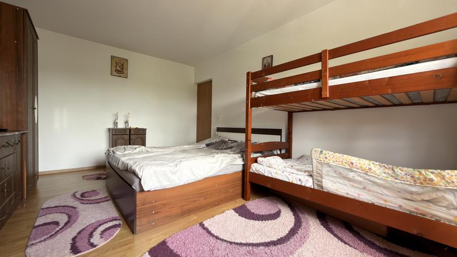 Apartament 2 camere decomandate transformat in 3 de vânzare in km 4-5