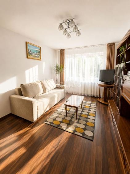 Închiriere apartament decomandat 4 camere - 2 băi-etaj intermediar - 5
