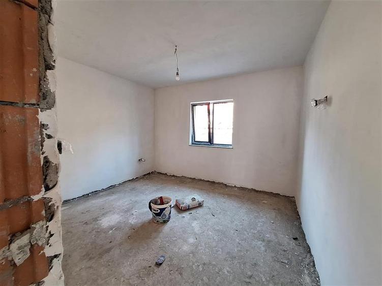Casa 3 dormitoare, zona Margineni