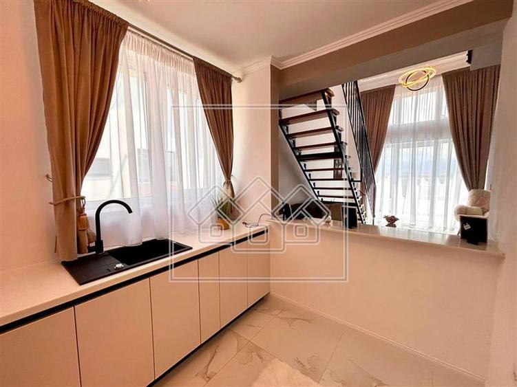 Penthouse de lux cu 5 camere, loc de parcare, ansamblu nou