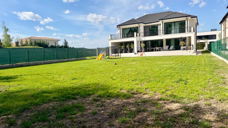 Vila 7 camere cu acces la pădurea Tunari teren 1500mp