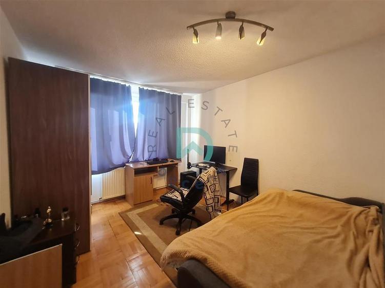 Apartament 3 camere Grivitei, intermediar, Brasov