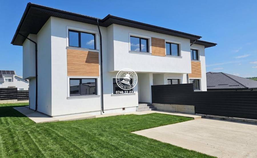 Vila duplex de vanzare in Rediu