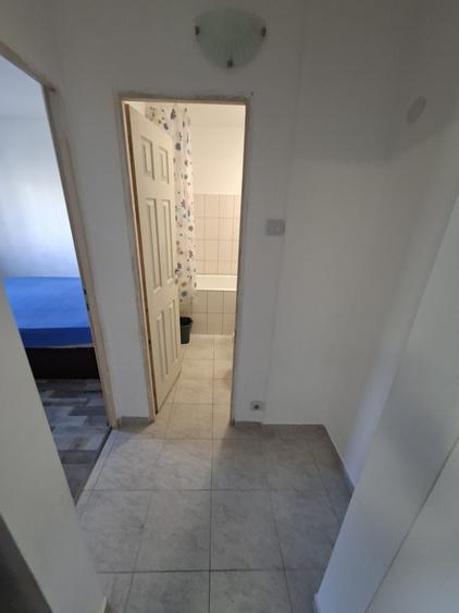 Apartament 2 camere, etajul 2/4, zona Baza 3