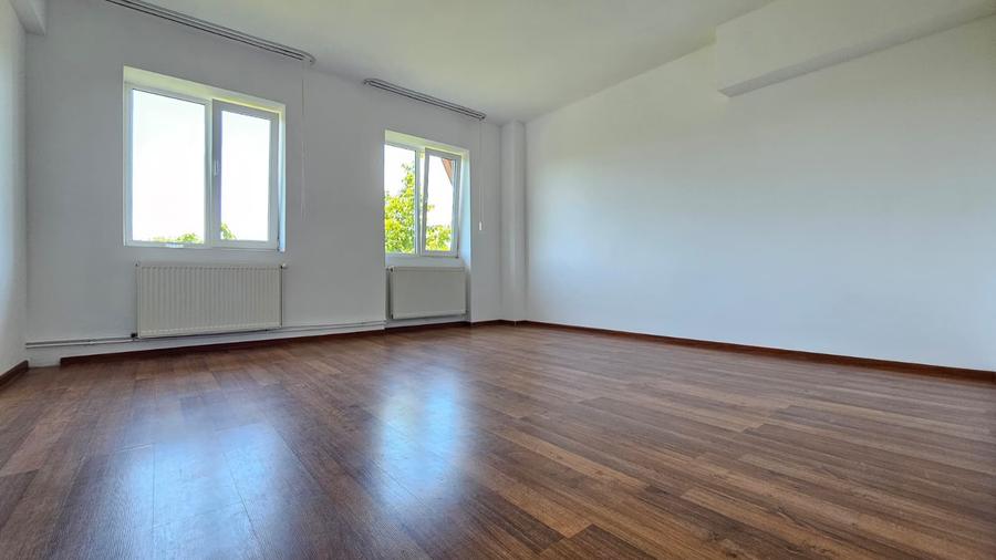 Apartament 2 camere Centrul-Civic,decomandat,liber,89900 Euro