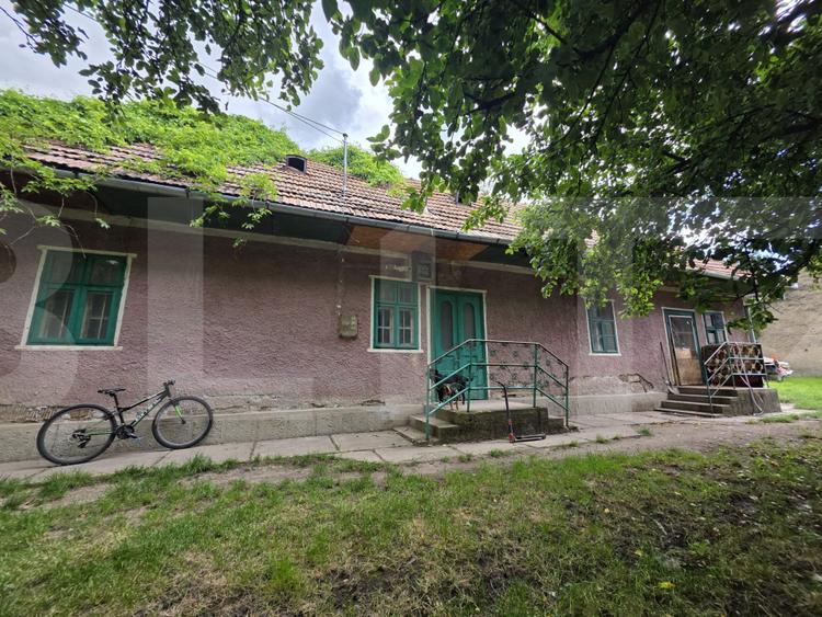 Casa de lemn, 85 mp, in centrul satului Chichis