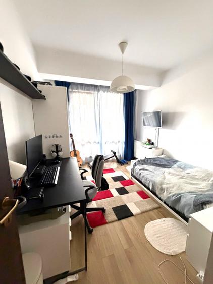 Apartament 4 camere si curte 80 mp/Bragadiru strada Smaraldului