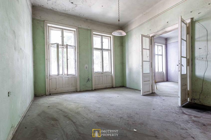 Etaj casă central Arad, 201 mp utili, intrare separată, pod propriu
