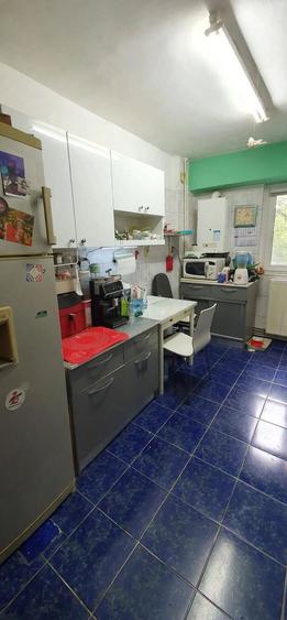 Vanzare 3 camere, 73 mp, etaj 2/8, centrală, 2 AC, parcare, 13 Septembrie