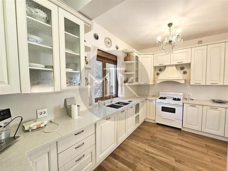 Exclusiv | Vila 5 camere Iancu Nicolae | 2 Locuri de parcare