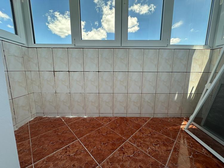- Apartament 3 camere - 68mp, zona apropiata de Bariera Calarasilor.