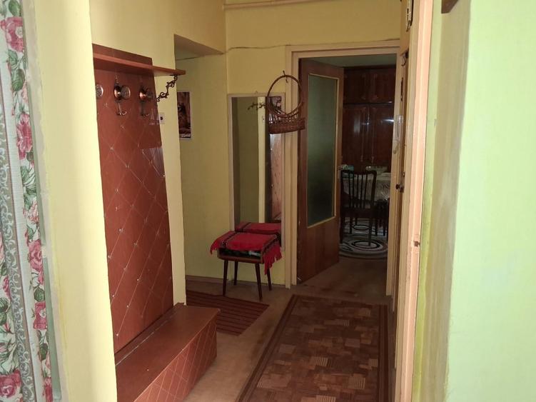 Proprietar vand 2 camere, Piata Sudului, et. 1, 2 balcoane, metrou în apropiere