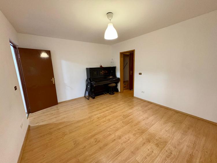 3 Camere Bloc Reabilitat Etaj 2/4 Loc de Parcare Izolat Termic