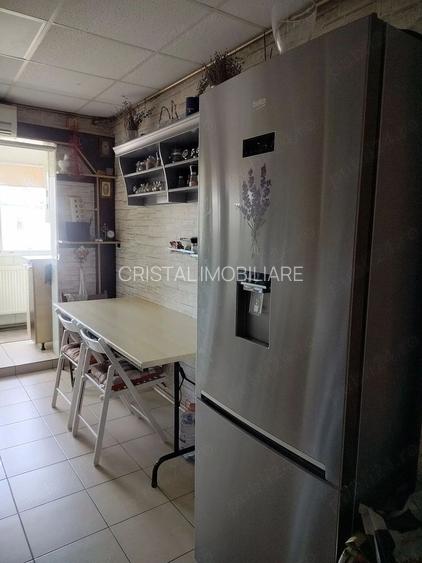 Apartament 4 camere. Cu Centrala. La 5 min de metrou. Aparatorii Patriei, - 2