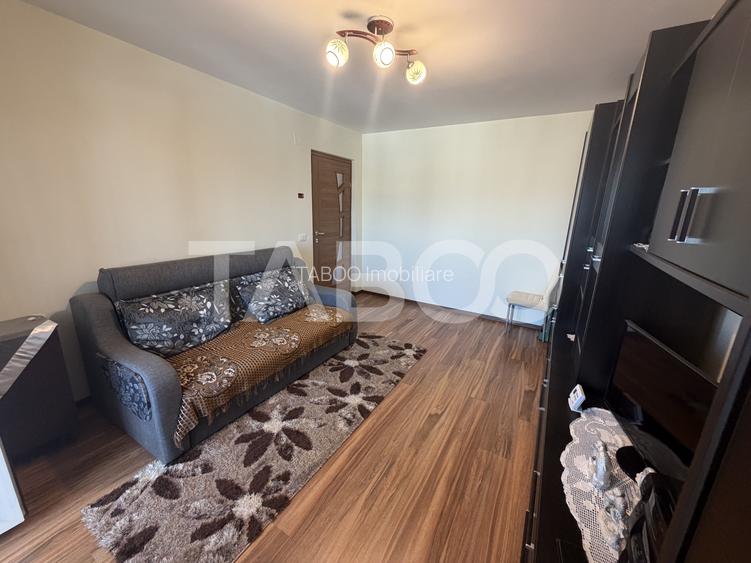 Apartament 3 camere complet renovat mobilat si utilat zona 1 Decembrie - 2