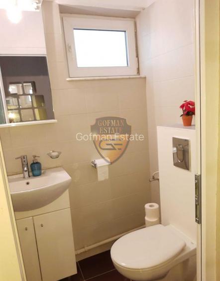 3 camere, Ultracentral la 200 m de plaja ,balcon,  jardiniera, renovat , etaj 1 - 8
