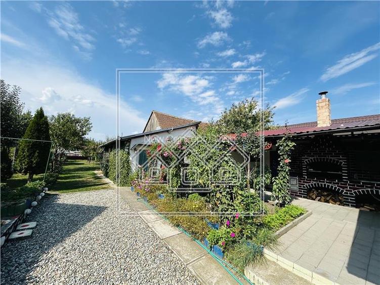 Casa individuala, teren mare, 260 mp utili, Sura Mica - 34