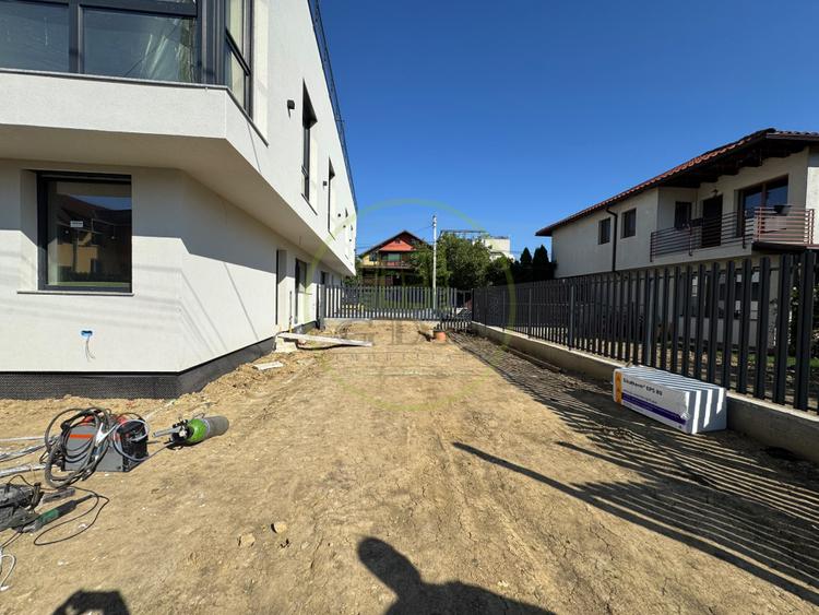 Casă înșiruită cu etaj, semifinisată interior, 142 mp., Florești