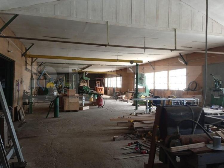 Spații industriale de 1.075 mp și teren de 6.194 mp in zona Vatra Dornei