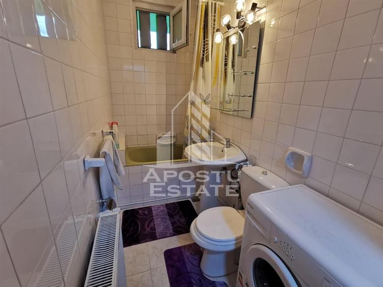 Apartament cu 2 camere , de inchiriat, decomandat, Zona Complex