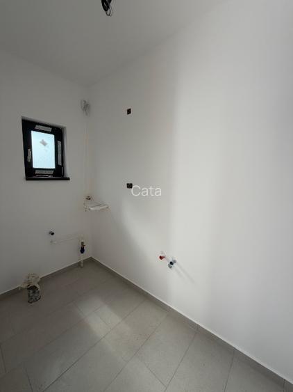 Vând duplex în Albina în centrul satului, asfalt în fața casei - 7