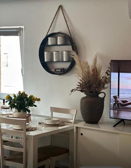 Vând apartament cu trei camere Aradului