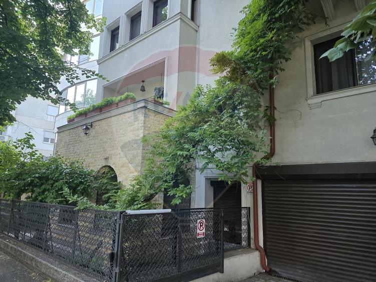 Apartament 2 camere + terasa in vilă parter B-dul Primaverii