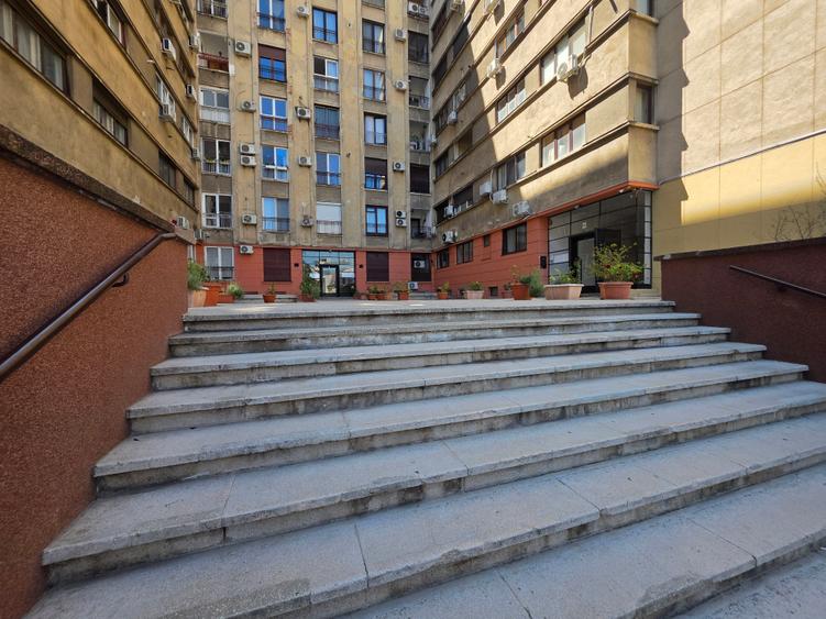 Metrou Universitate - LOCUL DIN CARE BUCUREȘTIUL DEVINE „ACASĂ”!