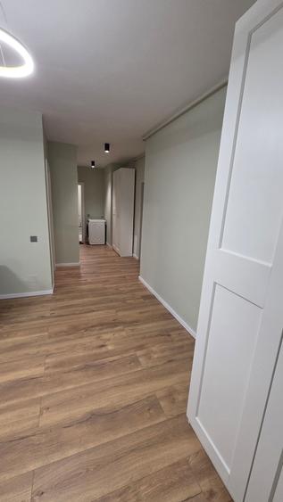 Închiriez apartament 3 camere în bloc nou