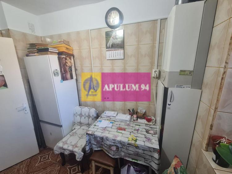 Apartament cu 3 camere de vanzare in Campina - Zona Centrala