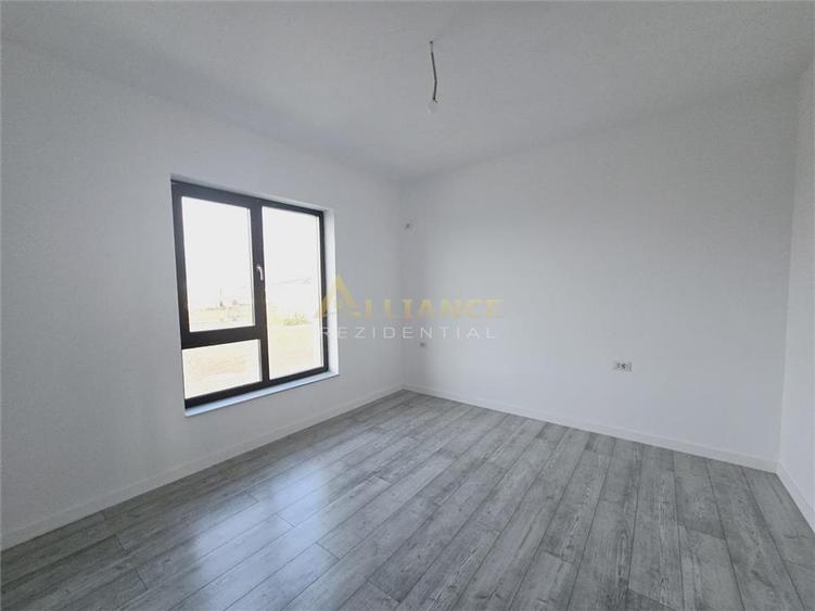 Vila individuala - 4 camere - 3 bai - beci - pod - 2 min de bulevardul principal