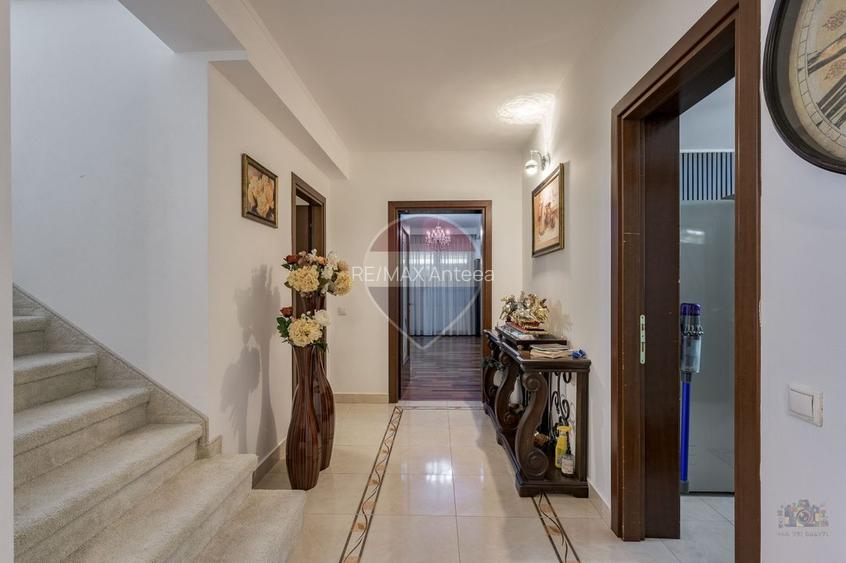 Vilă renovată P+1+M  | Foișor vitrat, grădină și jacuzzi - 41